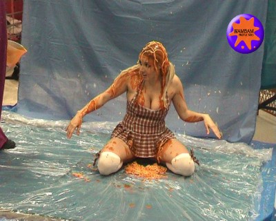 Dannii-Schoolgirl-005.jpg