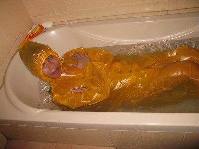 yellow suit in bathjpg.jpg