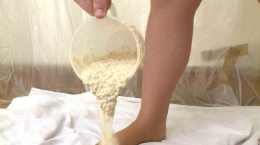 trainer_filling_tights_and_pi_5.jpg