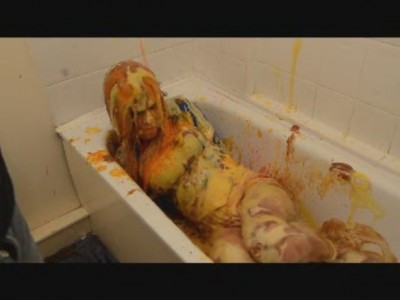 SUPERGIRL SPLOSHING (9).jpg
