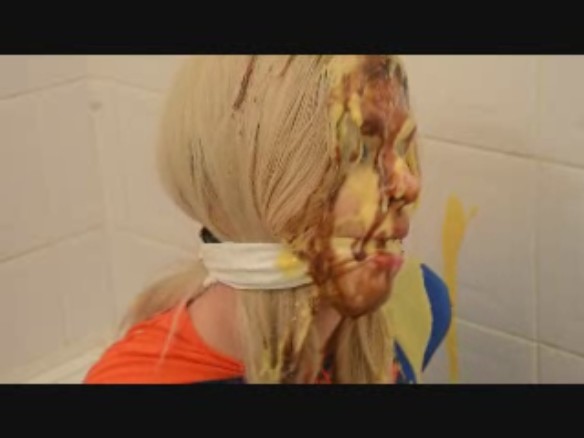 SUPERGIRL SPLOSHING (5).jpg