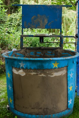 001-Dunktank full of mud.jpg