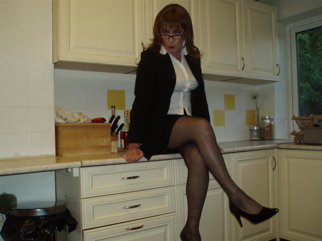 Sexy secretary 002.jpg