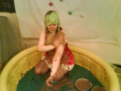 Messy Vampkin at Xmas 015.jpg